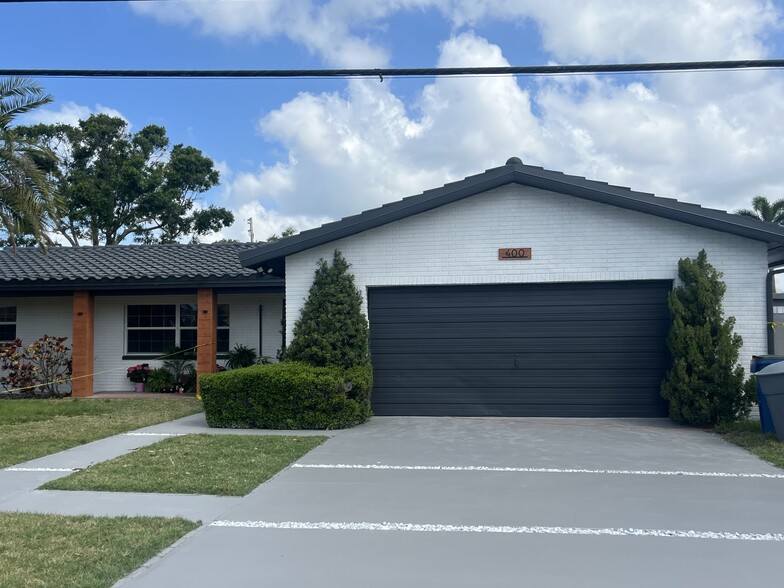 Building Photo - 400 Capri Blvd