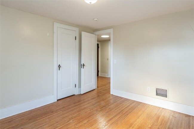 Building Photo - 425 Highland Ave