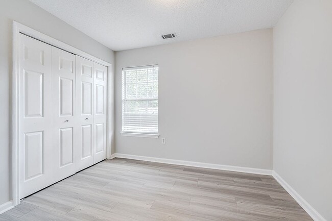 Building Photo - Spacious 3 Bedroom Home with Garage & Large Fenced Yard in Rincon