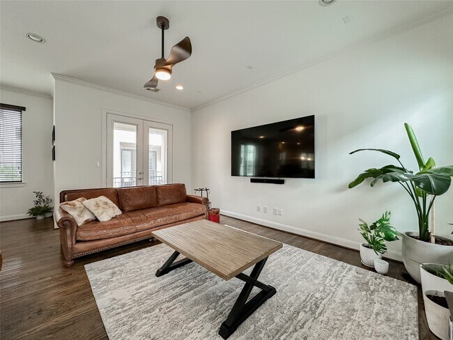 Building Photo - 2 Hermann Park Ct