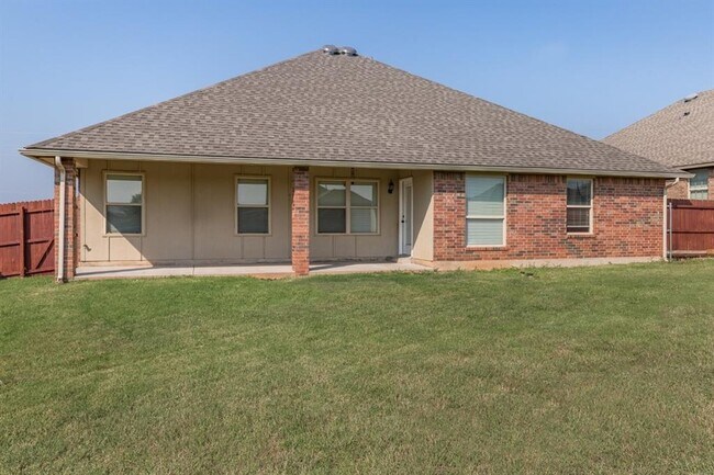 Building Photo - 6528 NW 163rd Terrace