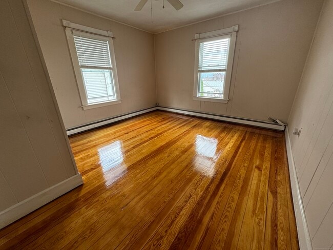 Building Photo - 704 Highland Ave