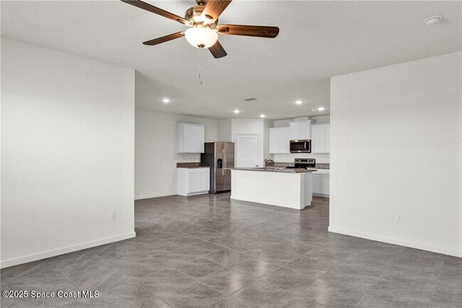 Building Photo - 5076 Marble St