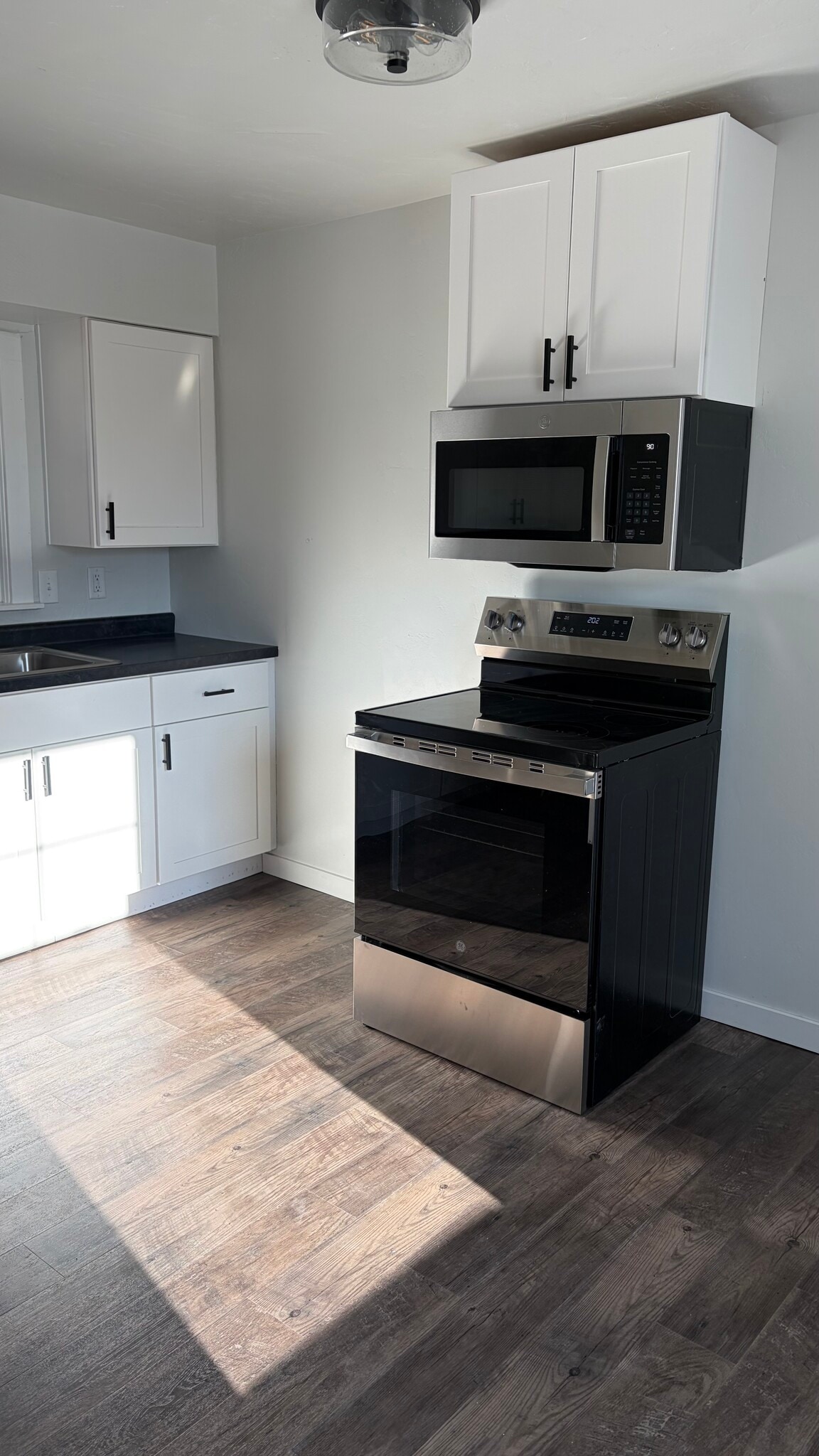 Building Photo - 51 W 14th St