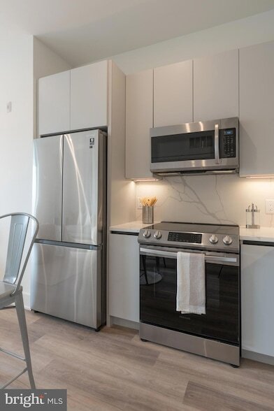 Building Photo - 1421 E Columbia Ave