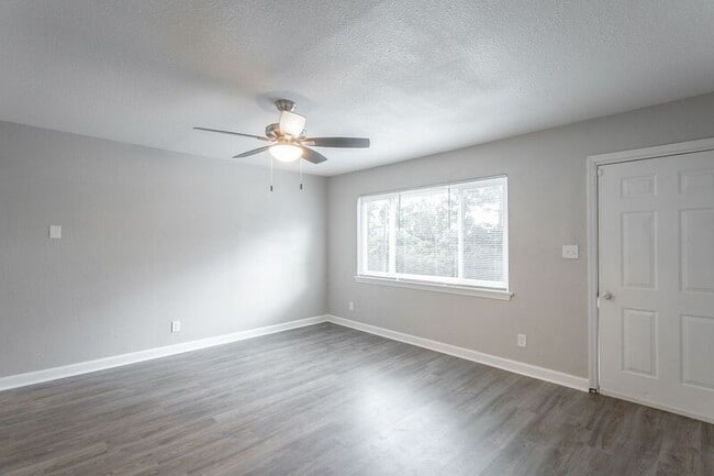 Building Photo - 1006 Glenwood Dr