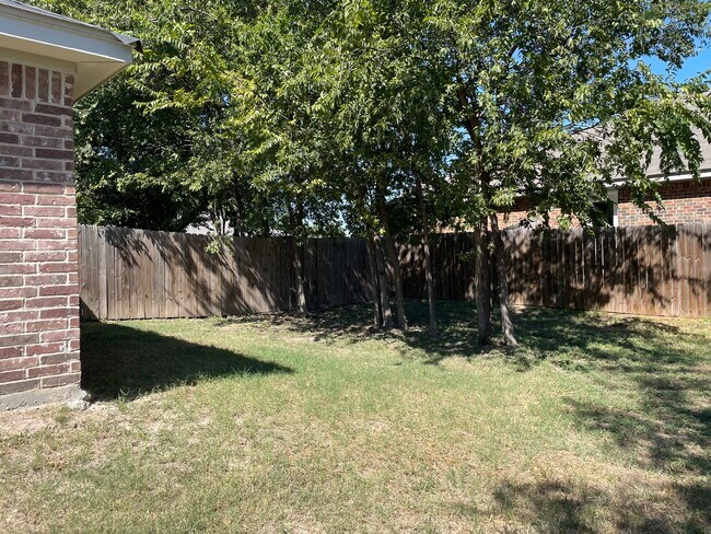 Building Photo - 217 W Avenue A