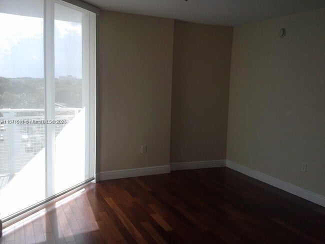 Building Photo - 2600 SW 27th Ave