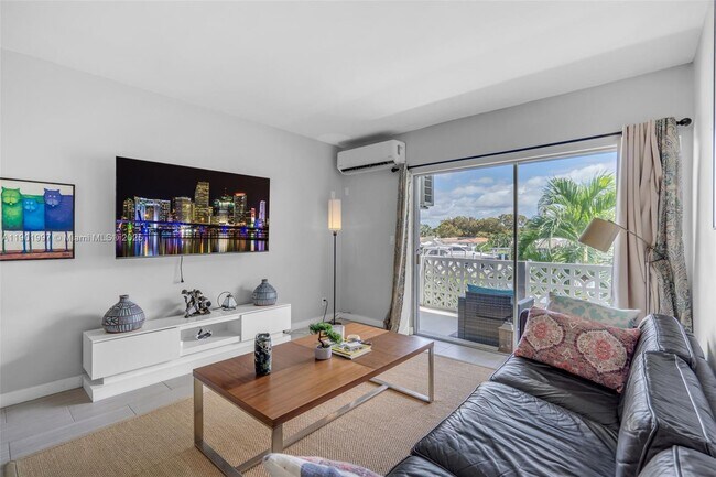 Building Photo - 13105 Ixora Ct