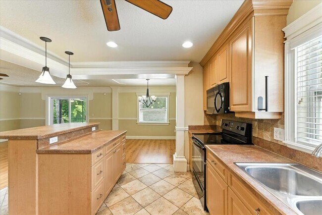 Building Photo - 1067 Chokecherry Dr