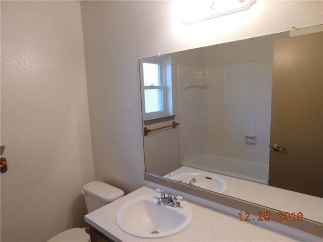 Building Photo - 1010 Jackie Jo Ln