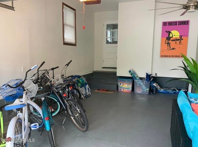 Building Photo - 2001 Main St