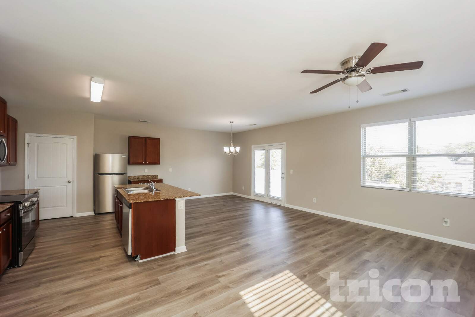 Building Photo - 7156 Tanger Blvd