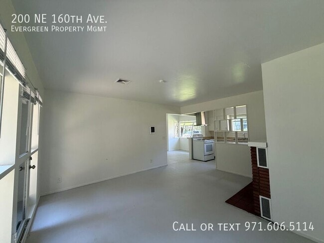 Building Photo - 200 NE 160th Ave