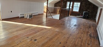 Building Photo - 506 E Liberty St