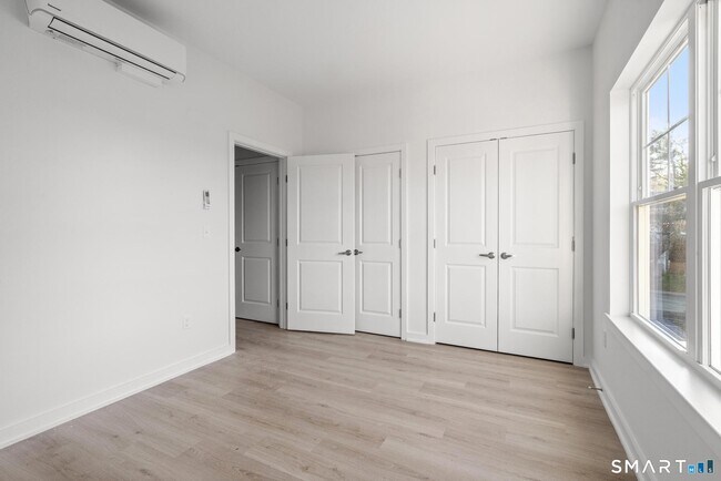 Building Photo - 29 Village Rd