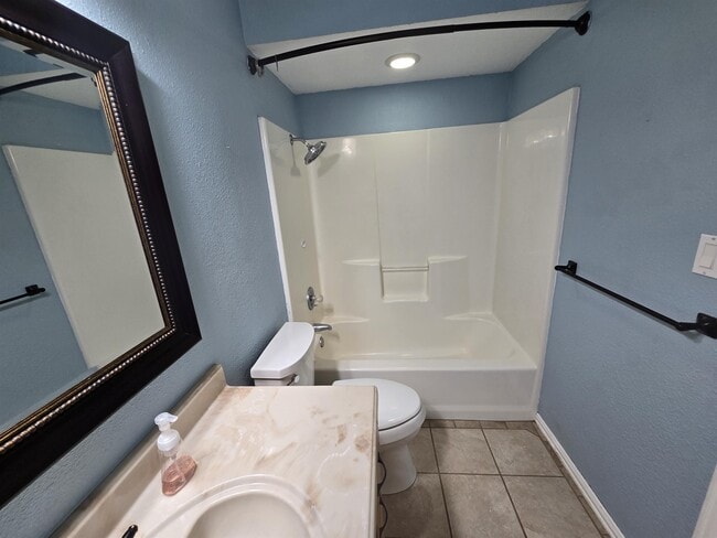 Building Photo - 1548 Bosc Ct