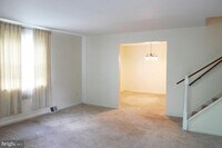 Building Photo - 979 Glasgow St