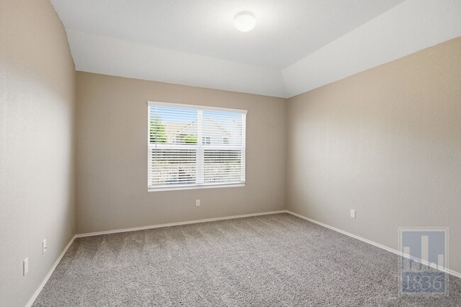 Building Photo - 108 Wind Flower Ln