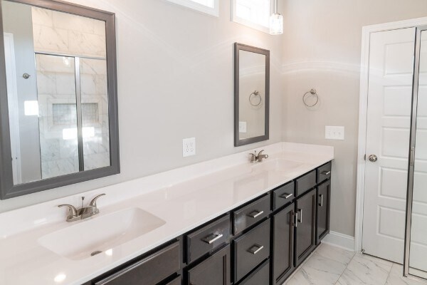 Building Photo - 2402 Bucklin Dr