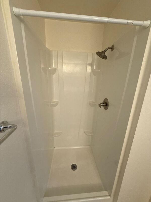 Building Photo - 3361 Portland Rd NE