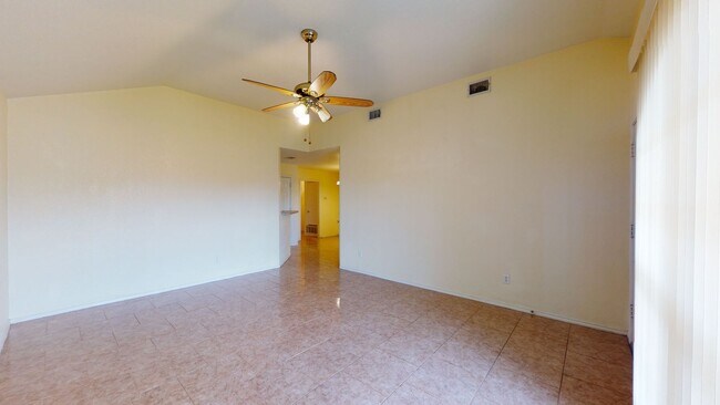 Building Photo - Memorial Day Special, 2 WEEKS FREE RENT!!!!