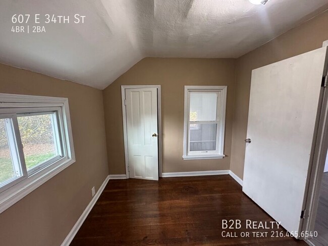 Building Photo - 607 E 34th St