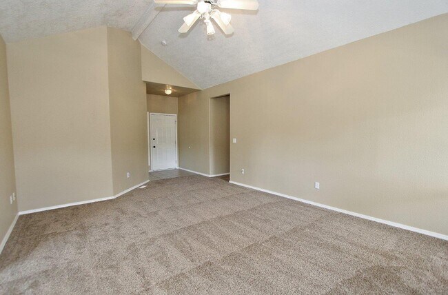 Building Photo - 604 Smith Ct