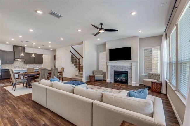 Building Photo - 3309 Sarala Ct