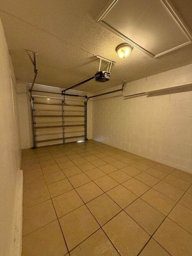 Building Photo - 3 Bed 2 Bath Home in BVL for Rent