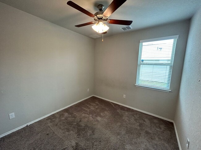 Building Photo - **APPLICATION RECEIVED** Beautiful Single-Story Home with Covered Patio & Fenced Yard!