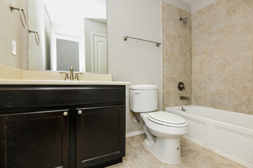 Building Photo - 5864 Fir Tree Ln