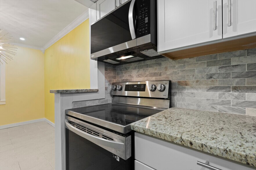 Building Photo - 400 William Hilton Pky