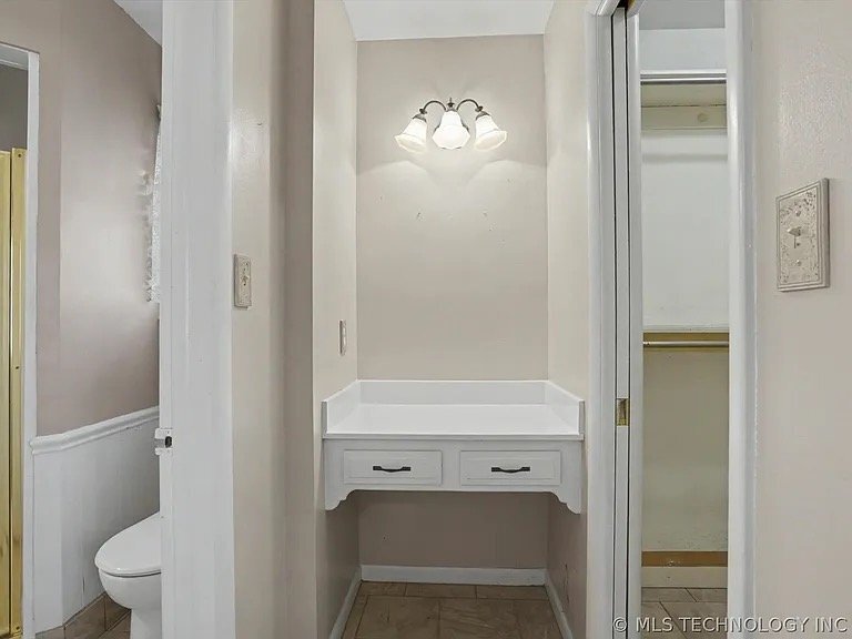 Building Photo - 4809 S 69th E Ave