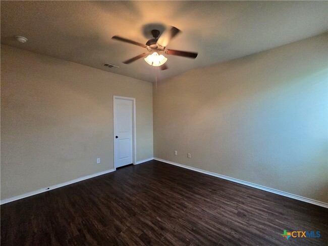 Building Photo - 297 Rosalie Dr