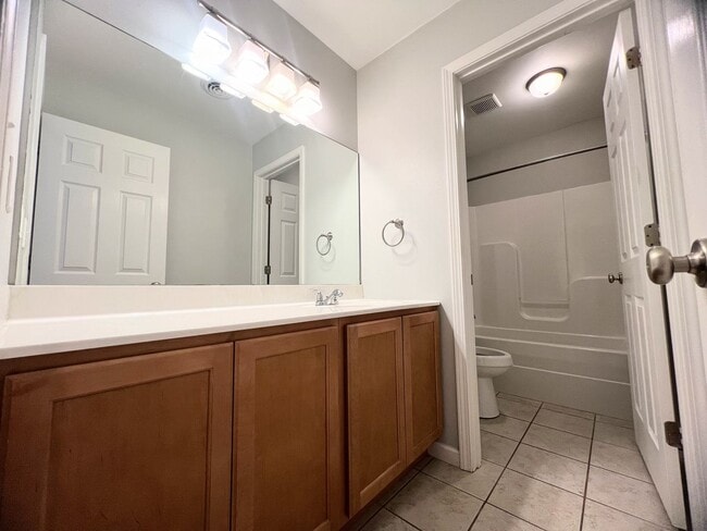 Building Photo - Newly Renovated Fenced Home Close to FLW!