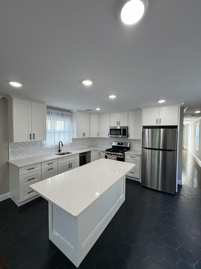 Building Photo - 515 Walnut St