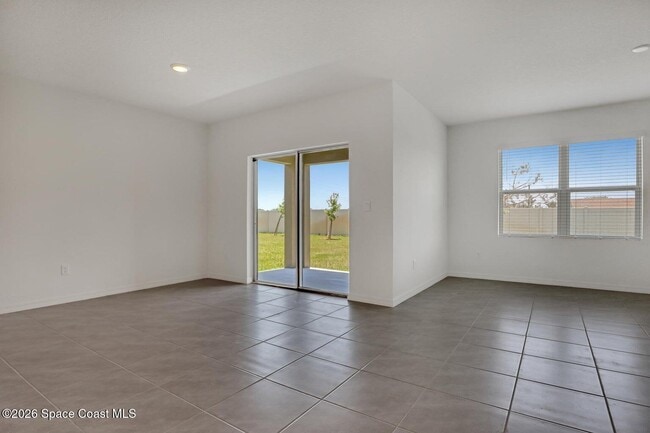 Building Photo - 1422 McFarland Dr