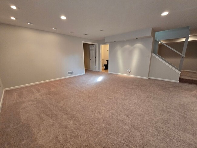 Building Photo - Spacious 4 Bedroom Duplex in North Normal with Pool Access