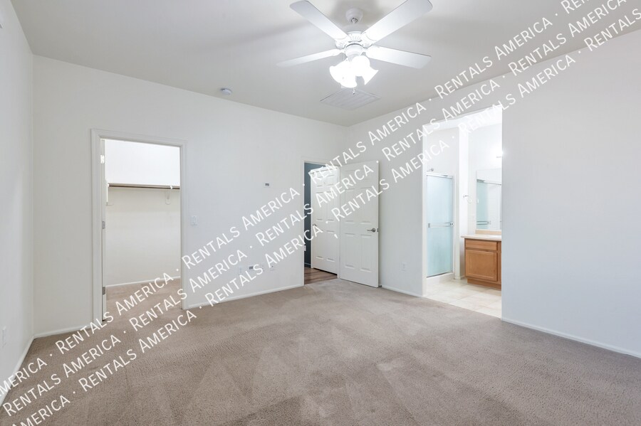 Building Photo - 3323 S Lakeside Ridge Loop
