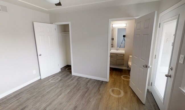 Building Photo - 4BD/3BA on Montezuma w/ Driveway Parking!
