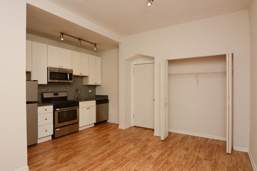 Building Photo - 2839 W Palmer St