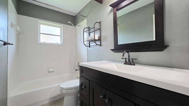 Building Photo - 8013 Sandpiper Rd