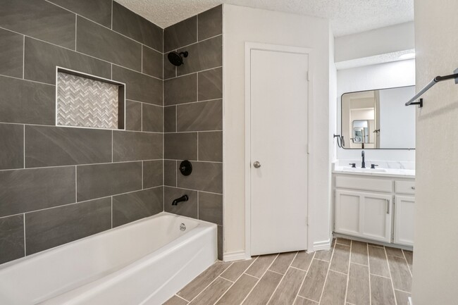 Building Photo - 5507 Silver Bow Trail