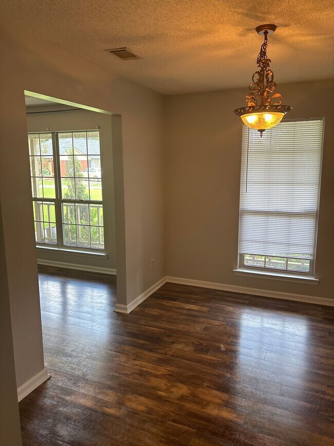 Building Photo - 1313 Crossgate Ct