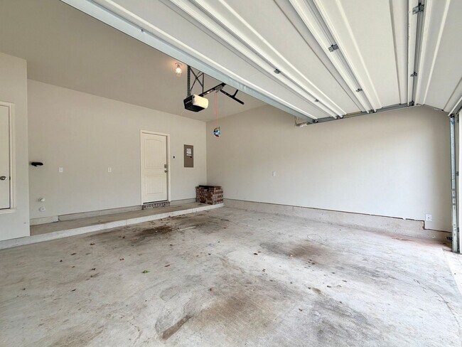 Building Photo - 877 Centerra Hills Cir
