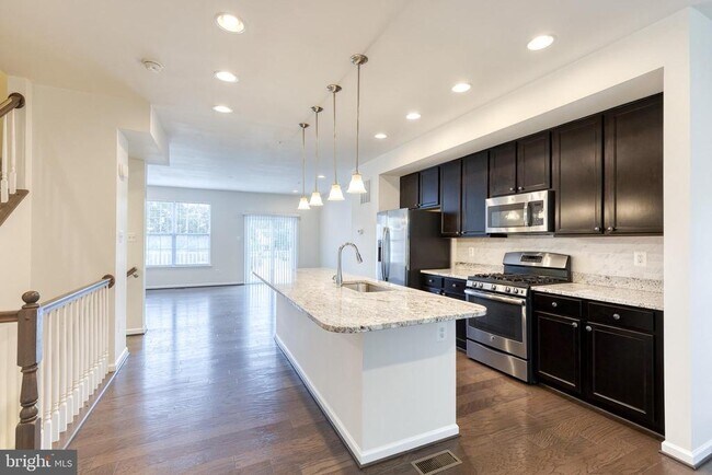 Building Photo - 1308 Ray Ln