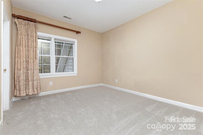 Building Photo - 3439 12 Oaks Pl