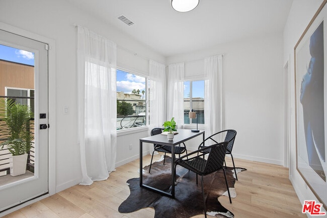 Building Photo - 3628 E 1st St