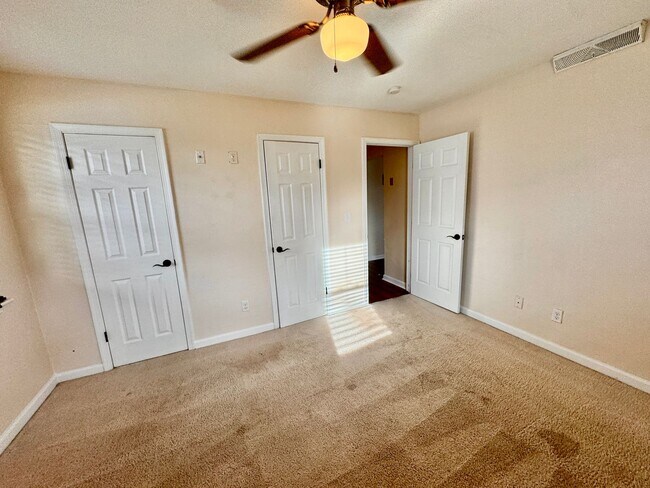 Building Photo - Beautiful Ranch Style Home